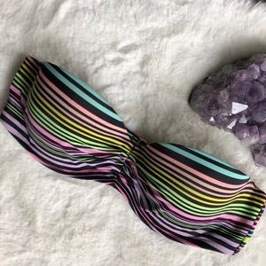 🌊🧜‍♀️ 3 for $10 Strapless bikini top!!